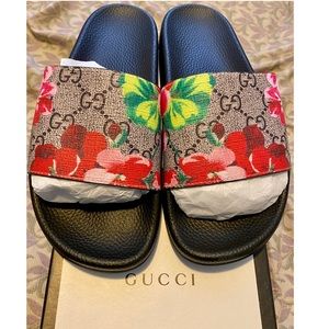 GG Slides (AAA) quality